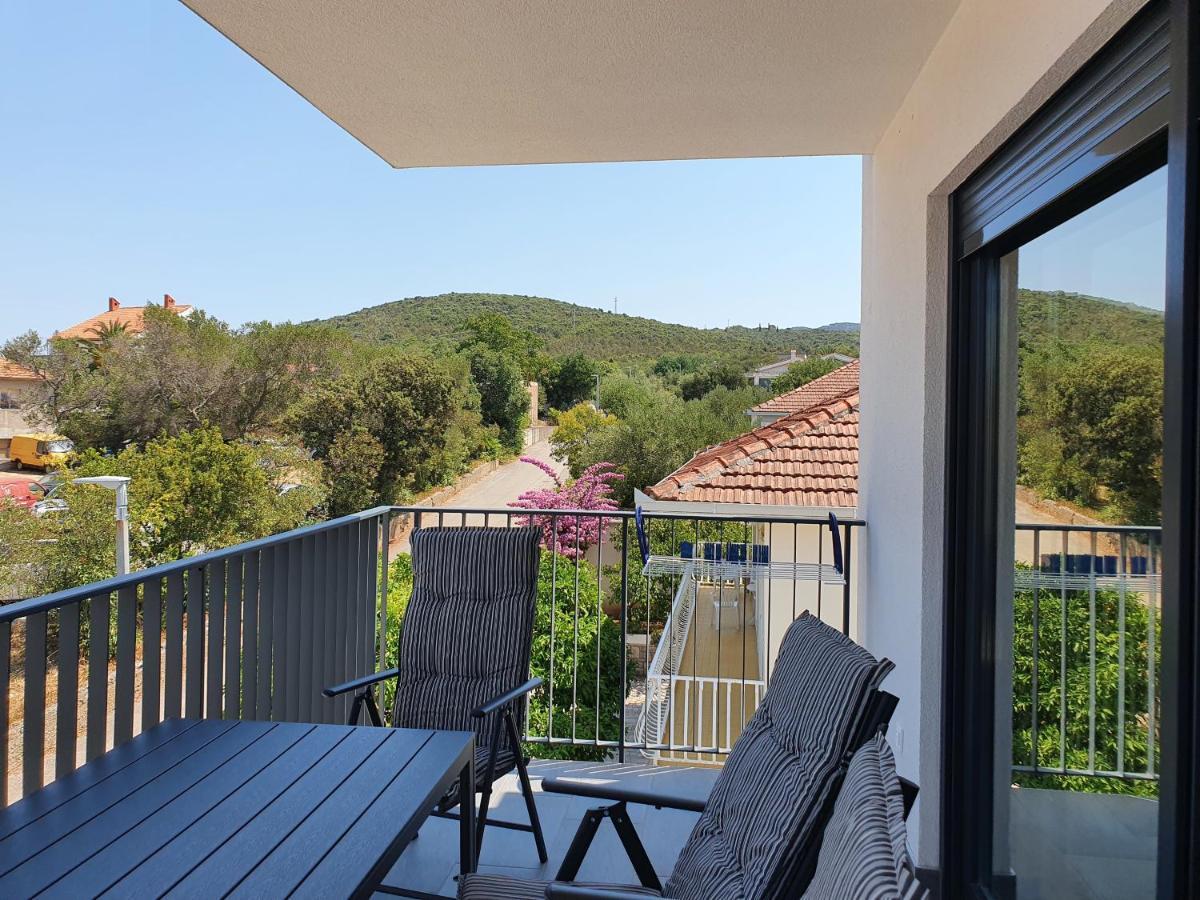 Apartmani Nerium Lovište Exteriör bild