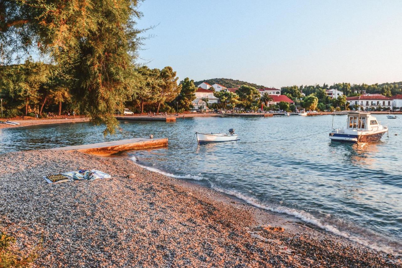 Apartmani Nerium Lovište Exteriör bild